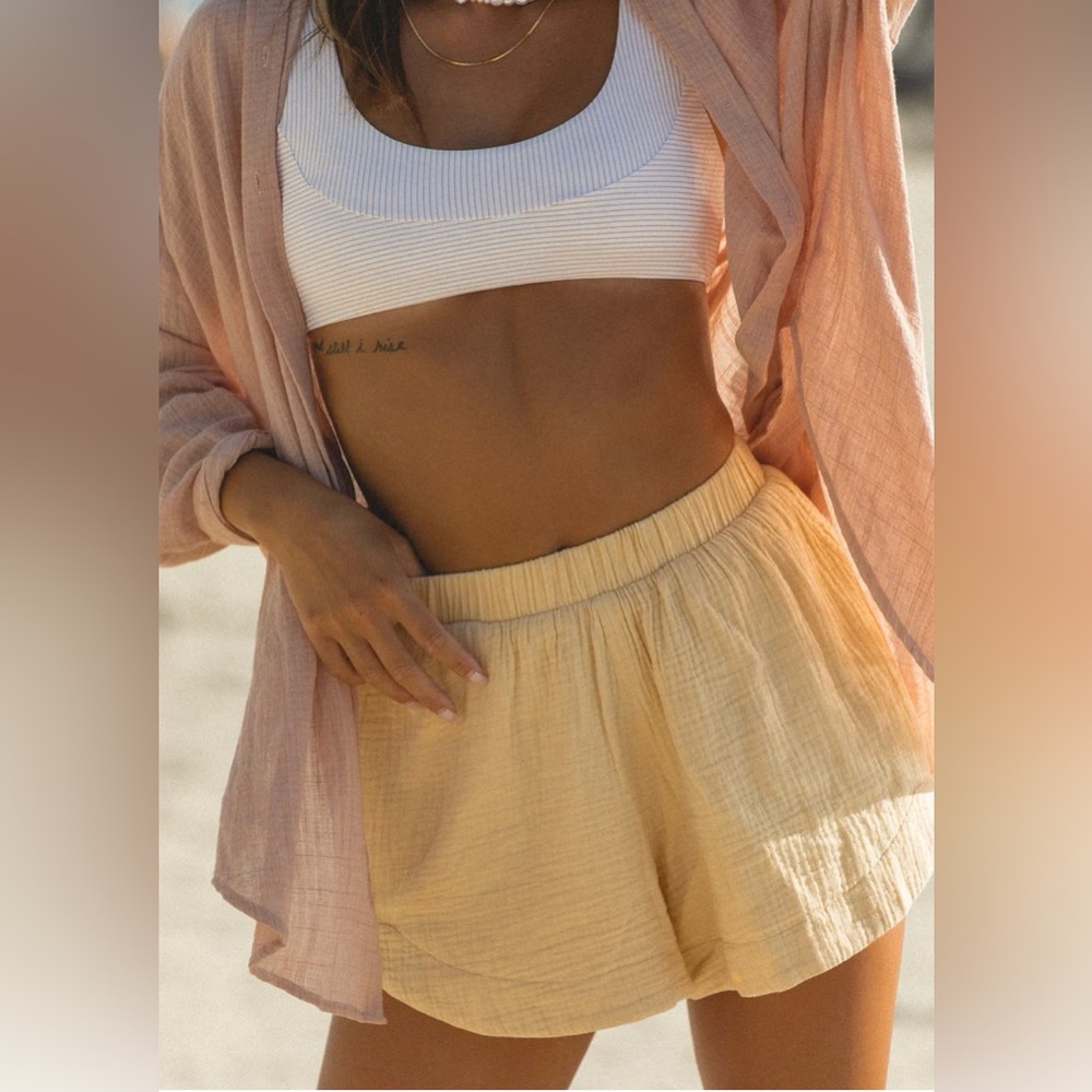 Solai the label June Double Gauze Cotton Shorts - Dusty Yellow - Small